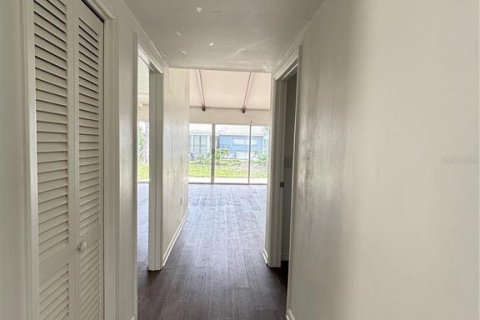 House in Tampa, Florida 3 bedrooms, 138.61 sq.m. № 2109764 - photo 6