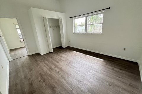 House in Tampa, Florida 3 bedrooms, 138.61 sq.m. № 2109764 - photo 12