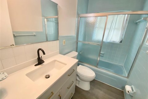 House in Tampa, Florida 3 bedrooms, 138.61 sq.m. № 2109764 - photo 10