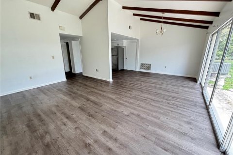 House in Tampa, Florida 3 bedrooms, 138.61 sq.m. № 2109764 - photo 3