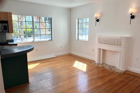 Купить кондоминиум в Майами-Бич, Флорида 1 спальня, 49.05м2, № 1929136 - фото 1