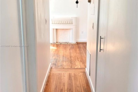 Купить кондоминиум в Майами-Бич, Флорида 1 спальня, 49.05м2, № 1929136 - фото 11