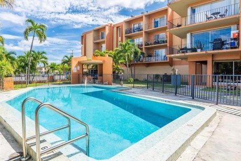 Condo à Hialeah, Floride, 2 chambres  № 2037197