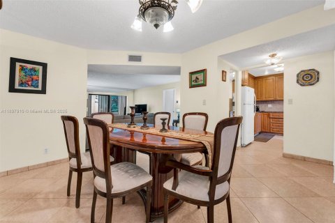 Copropriété à vendre à Lauderdale Lakes, Floride: 2 chambres, 102.38 m2 № 2012200 - photo 7