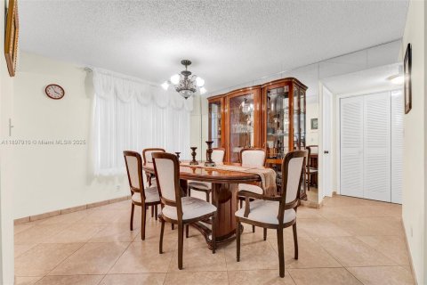 Copropriété à vendre à Lauderdale Lakes, Floride: 2 chambres, 102.38 m2 № 2012200 - photo 8