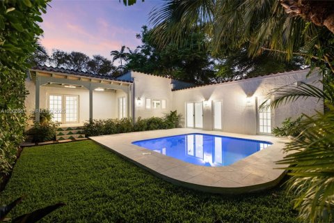 Villa ou maison à vendre à Coral Gables, Floride: 3 chambres, 211.17 m2 № 2069088 - photo 28