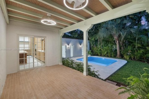 Villa ou maison à vendre à Coral Gables, Floride: 3 chambres, 211.17 m2 № 2069088 - photo 26