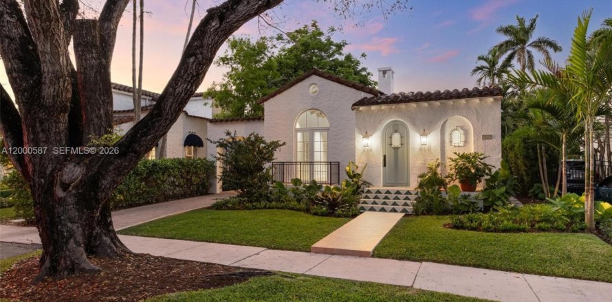 Villa ou maison à Coral Gables, Floride 3 chambres, 211.17 m2 № 2069088