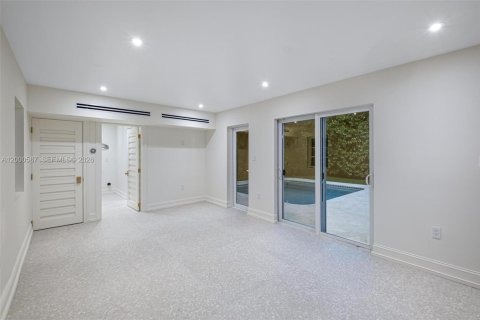 Villa ou maison à vendre à Coral Gables, Floride: 3 chambres, 211.17 m2 № 2069088 - photo 16