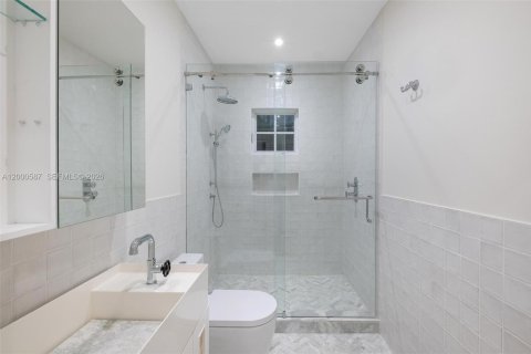 Villa ou maison à vendre à Coral Gables, Floride: 3 chambres, 211.17 m2 № 2069088 - photo 22