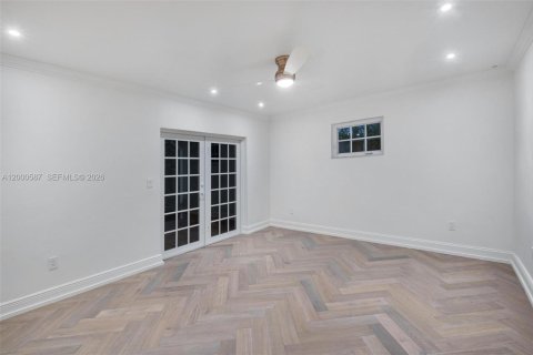 Villa ou maison à vendre à Coral Gables, Floride: 3 chambres, 211.17 m2 № 2069088 - photo 18