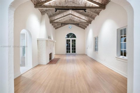 Villa ou maison à vendre à Coral Gables, Floride: 3 chambres, 211.17 m2 № 2069088 - photo 9