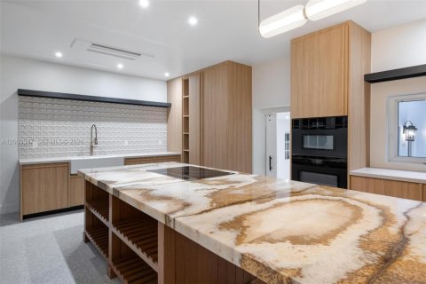 Villa ou maison à vendre à Coral Gables, Floride: 3 chambres, 211.17 m2 № 2069088 - photo 12