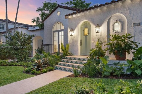 Villa ou maison à vendre à Coral Gables, Floride: 3 chambres, 211.17 m2 № 2069088 - photo 2