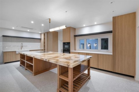 Villa ou maison à vendre à Coral Gables, Floride: 3 chambres, 211.17 m2 № 2069088 - photo 11