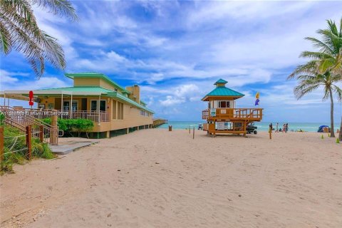 Copropriété à louer à Sunny Isles Beach, Floride: 2 chambres, 132.2 m2 № 1764973 - photo 15