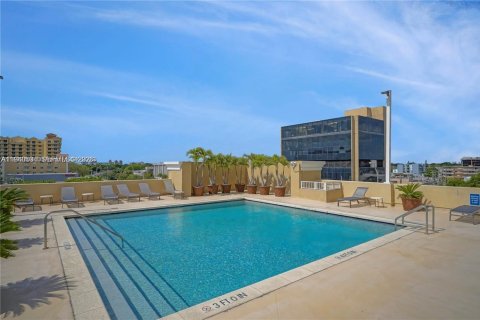 Apartamento en alquiler en Miami, Florida, 2 dormitorios, 94.2 m2 № 1998114 - foto 28