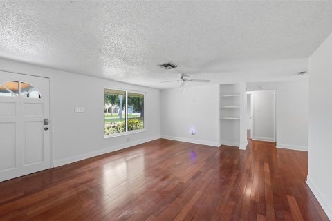Casa en venta en Sarasota, Florida, 3 dormitorios, 150.97 m2 № 2207400 - foto 6