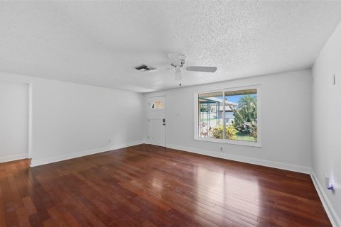 Casa en venta en Sarasota, Florida, 3 dormitorios, 150.97 m2 № 2207400 - foto 5