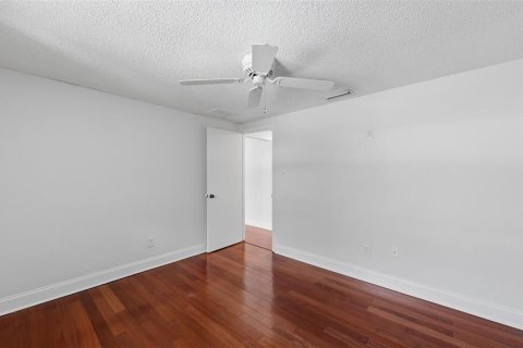 Casa en venta en Sarasota, Florida, 3 dormitorios, 150.97 m2 № 2207400 - foto 24