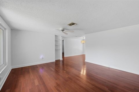 Casa en venta en Sarasota, Florida, 3 dormitorios, 150.97 m2 № 2207400 - foto 7