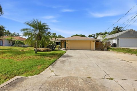 Casa en venta en Sarasota, Florida, 3 dormitorios, 150.97 m2 № 2207400 - foto 2