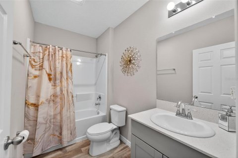 House in Riverview, Florida 5 bedrooms, 230.3 sq.m. № 1913529 - photo 21