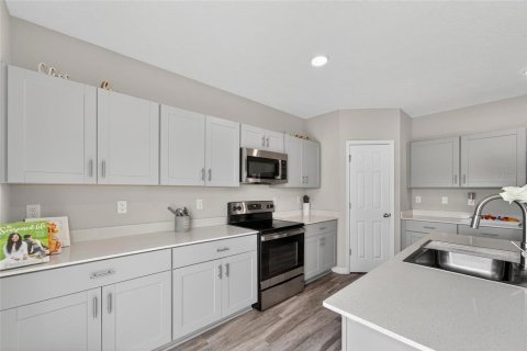 House in Riverview, Florida 5 bedrooms, 230.3 sq.m. № 1913529 - photo 13