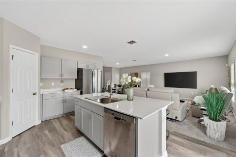 House in Riverview, Florida 5 bedrooms, 230.3 sq.m. № 1913529 - photo 14