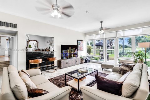 Купить земельный участок в Майами-Бич, Флорида № 2008426 - фото 15