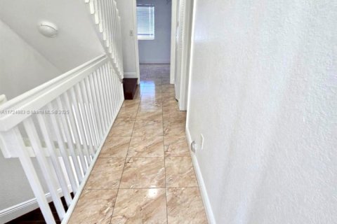 Adosado en venta en North Miami Beach, Florida, 3 dormitorios, 109.81 m2 № 1860267 - foto 13