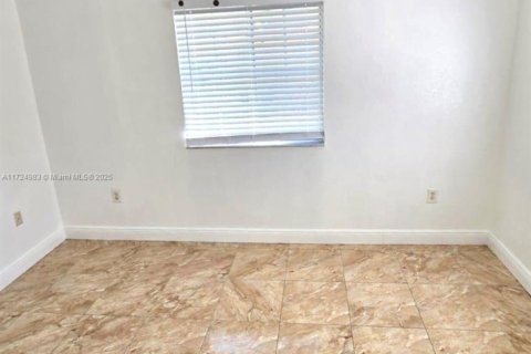 Adosado en venta en North Miami Beach, Florida, 3 dormitorios, 109.81 m2 № 1860267 - foto 23