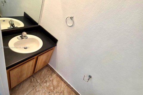 Adosado en venta en North Miami Beach, Florida, 3 dormitorios, 109.81 m2 № 1860267 - foto 12
