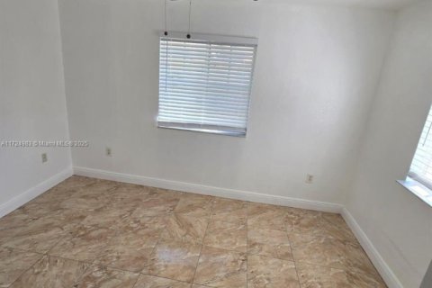 Adosado en venta en North Miami Beach, Florida, 3 dormitorios, 109.81 m2 № 1860267 - foto 22