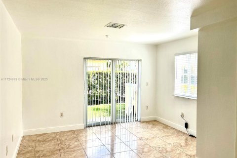 Adosado en venta en North Miami Beach, Florida, 3 dormitorios, 109.81 m2 № 1860267 - foto 7