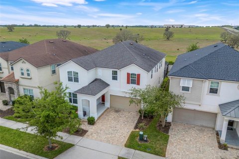 House in SOLARA RESORT in Kissimmee, Florida 9 bedrooms, 405.33 sq.m. № 2150946