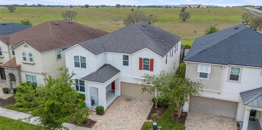House in SOLARA RESORT in Kissimmee, Florida 9 bedrooms, 405.33 sq.m. № 2150946