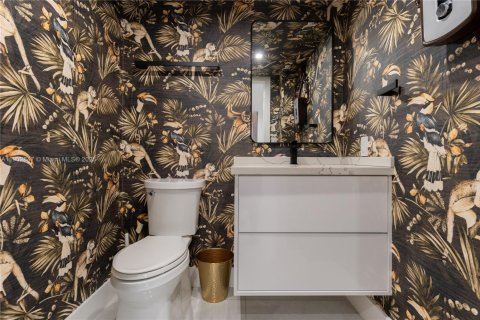 House in Hollywood, Florida 5 bedrooms, 220.46 sq.m. № 1954344 - photo 19