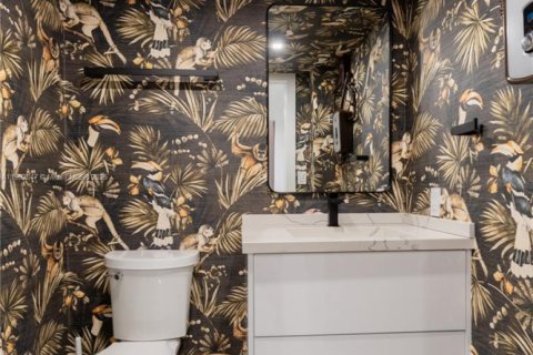 House in Hollywood, Florida 5 bedrooms, 220.46 sq.m. № 1954344 - photo 18