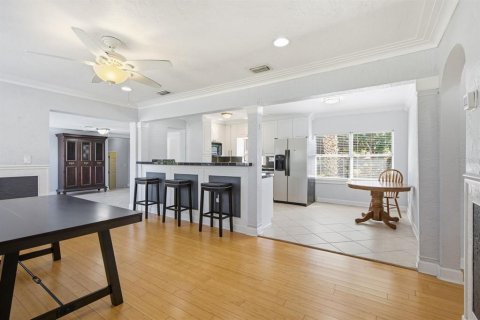 Villa ou maison à louer à Saint Petersburg, Floride: 4 chambres, 177.54 m2 № 2425687 - photo 6