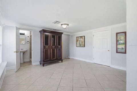 Villa ou maison à louer à Saint Petersburg, Floride: 4 chambres, 177.54 m2 № 2425687 - photo 15
