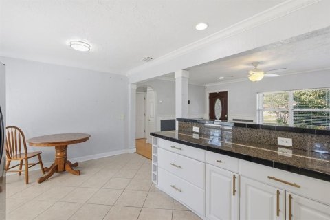 Villa ou maison à louer à Saint Petersburg, Floride: 4 chambres, 177.54 m2 № 2425687 - photo 11