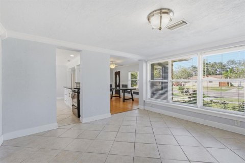 Villa ou maison à louer à Saint Petersburg, Floride: 4 chambres, 177.54 m2 № 2425687 - photo 16