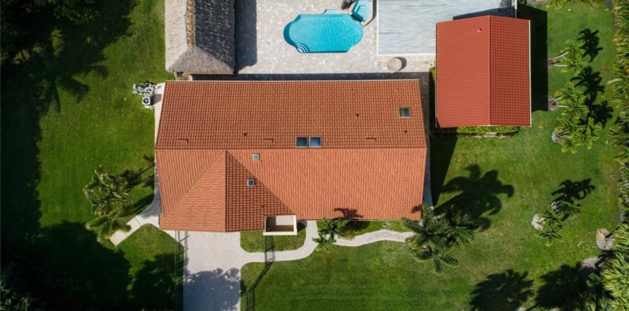 Casa en Plantation, Florida 6 dormitorios, 360.09 m2 № 1177226