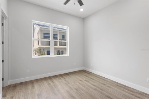 Adosado en venta en Treasure Island, Florida, 5 dormitorios, 244.7 m2 № 1822875 - foto 20