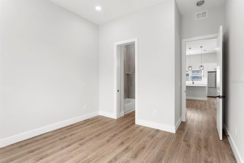 Adosado en venta en Treasure Island, Florida, 5 dormitorios, 244.7 m2 № 1822875 - foto 19