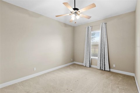 House in Sorrento, Florida 4 bedrooms, 246.75 sq.m. № 1736575 - photo 25