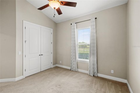 House in Sorrento, Florida 4 bedrooms, 246.75 sq.m. № 1736575 - photo 23