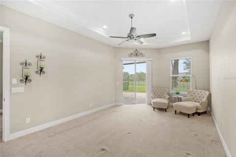 House in Sorrento, Florida 4 bedrooms, 246.75 sq.m. № 1736575 - photo 15