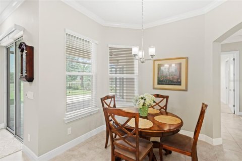 House in Sorrento, Florida 4 bedrooms, 246.75 sq.m. № 1736575 - photo 14
